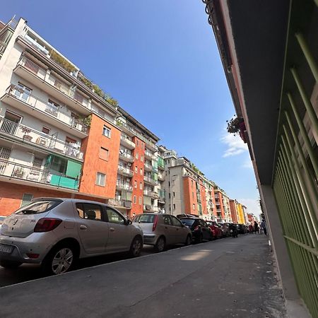 Dimora Chic - A 5 Fermate Dal Duomo Villa Milan Bagian luar foto