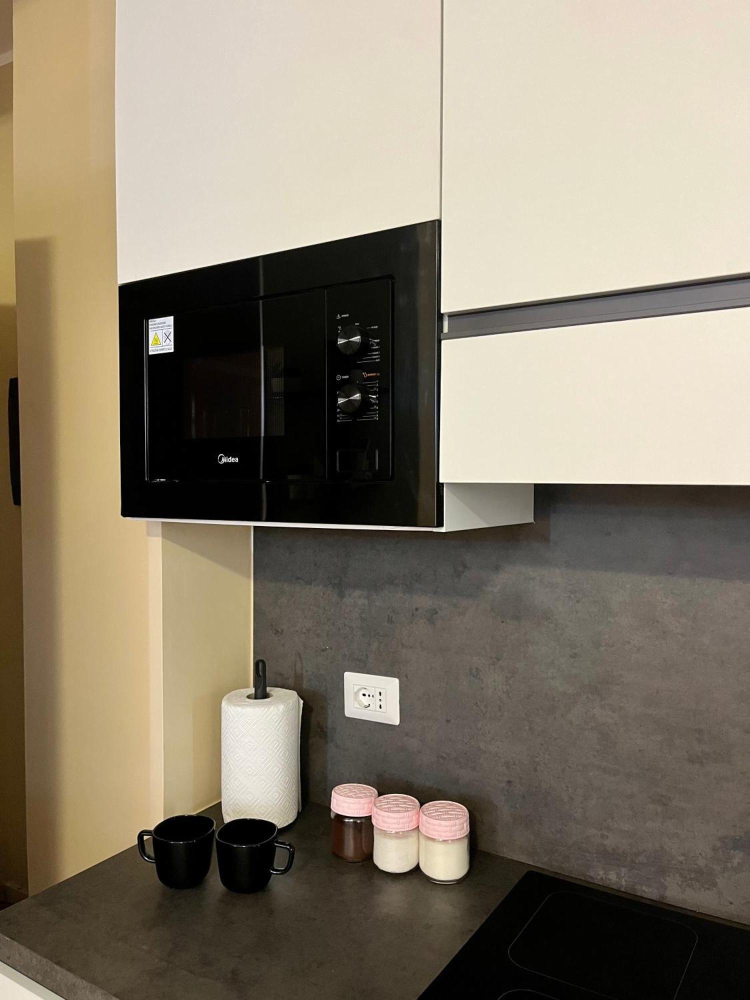 Dimora Chic - A 5 Fermate Dal Duomo Villa Milan Bagian luar foto