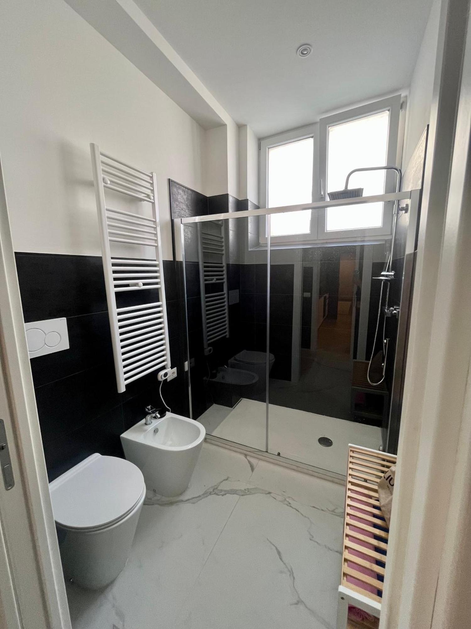 Dimora Chic - A 5 Fermate Dal Duomo Villa Milan Bagian luar foto